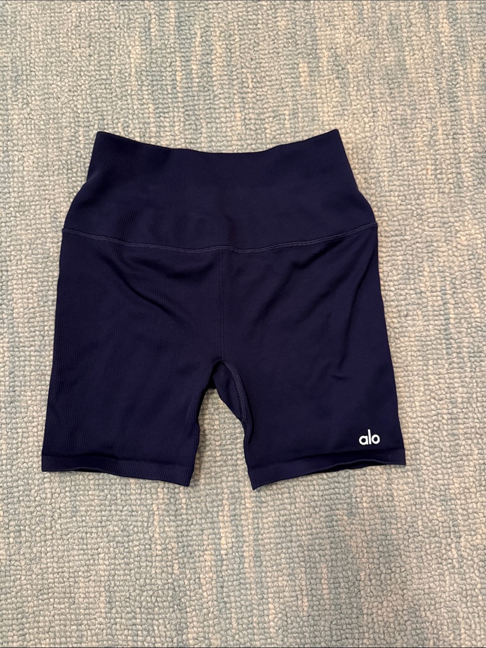 ALO Yoga Ribbed High-Rise Bike Shorts in Navy